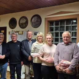 Titelbild von 'Christoph Bretschneider gewinnt Schweinepreisschießen'